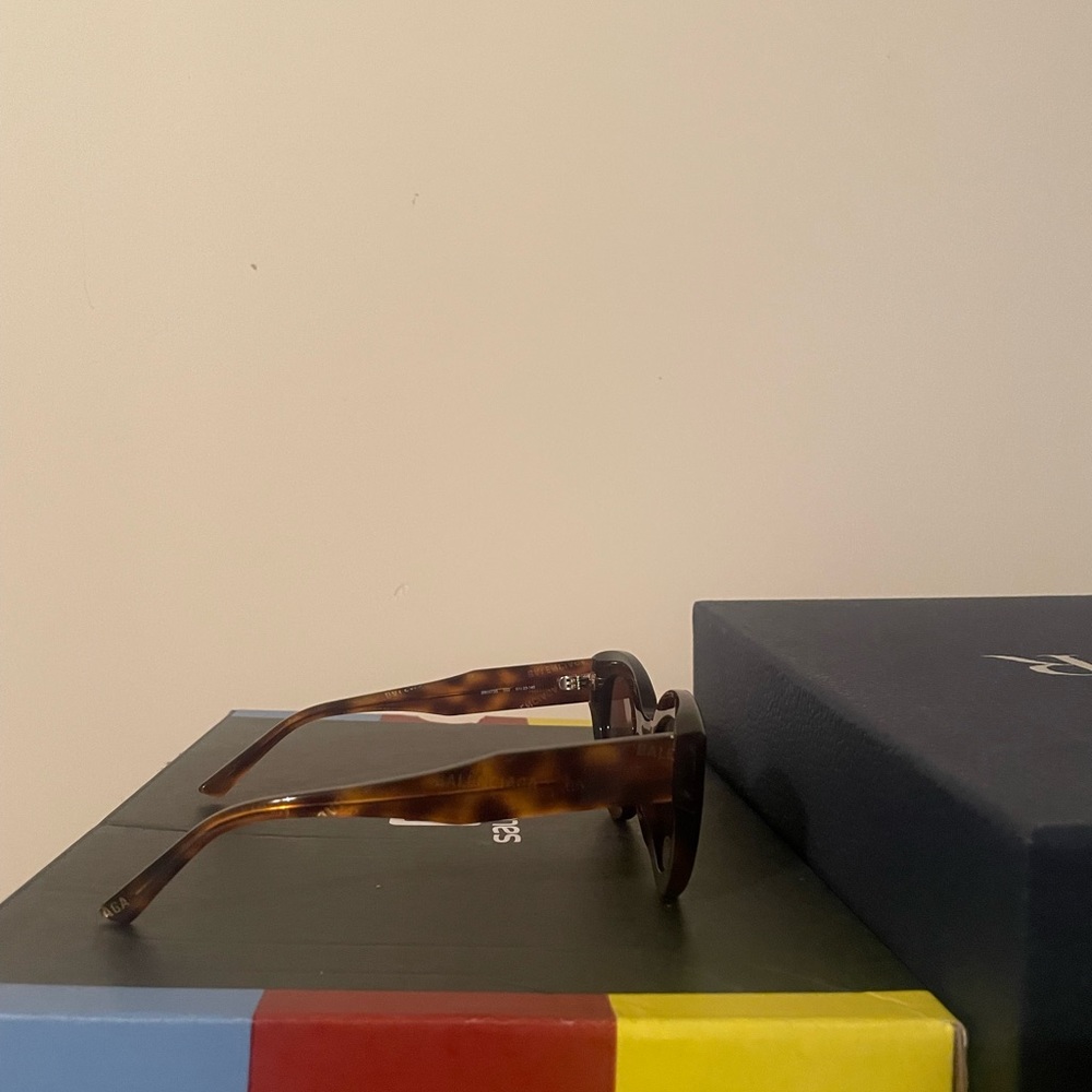 Balenciaga sunglasses brand new never worn unisex - Picture 3 of 5